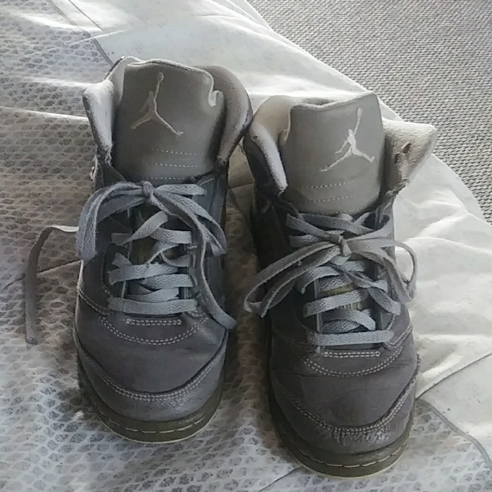 Wolf Gray Jordan Retro 5s